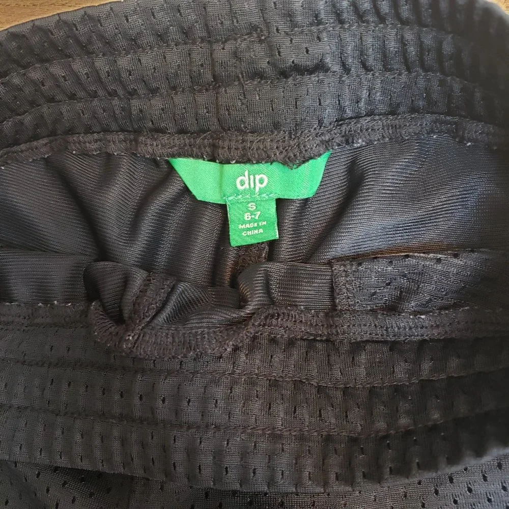 Two pairs of size 6 boys gym shorts - Picture 5 of 5